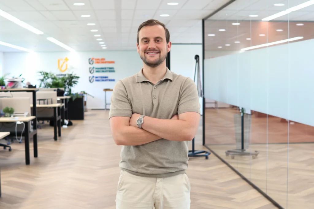 Man op kantoor (Jasper Bentvelsen)